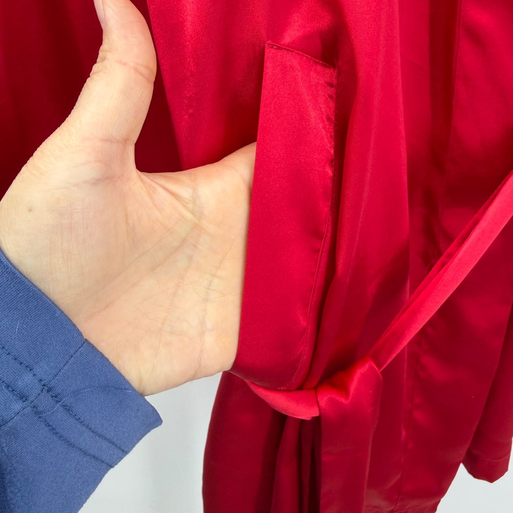 Victoria's Secret Robe Women O/S Red Satin Silk Feel Wrap Pockets Tie Waist - Picture 4 of 4